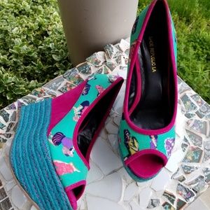 Sexy Pin-Up Girl Platform Wedges - Ohh La La